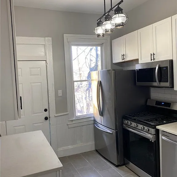 1100 W Marshall St — Photo 7