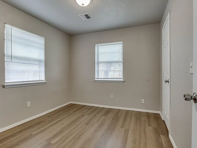 1005 SW 63rd St — Photo 28