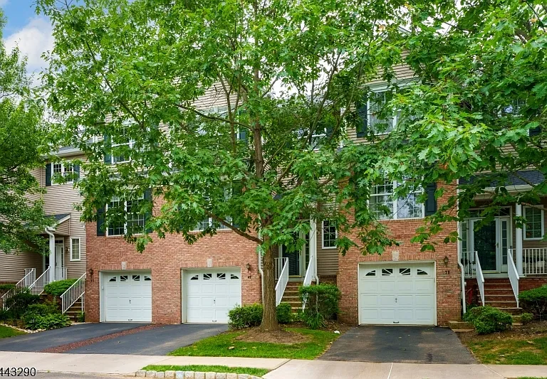 40 Kennedy Ct — Photo 1