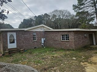 3 Crystal Ln, Laurel, MS 39443