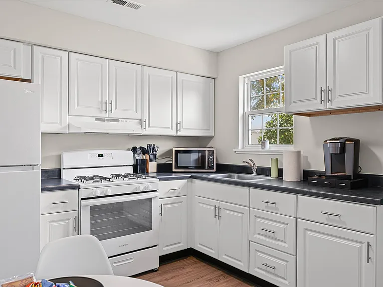 202 Nicholas Dr #B — Photo 19