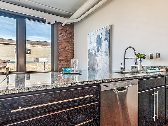 4th image of 101 W Liberty St APT 210