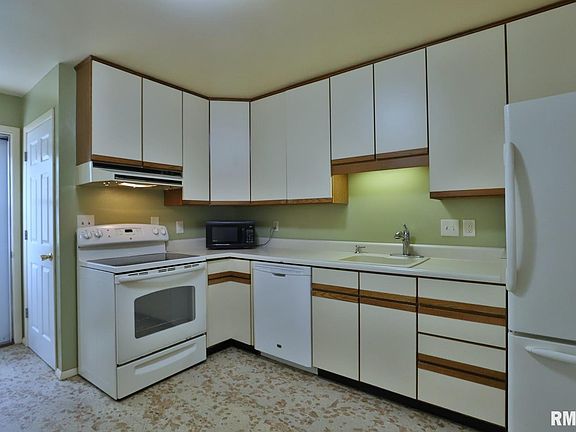 4th image of 6016 N Devonshire Dr