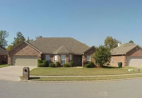 128 Congressional Dr Photo 1