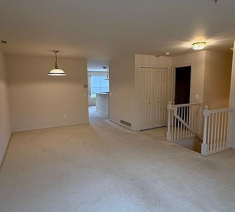 4th image of 2784 Barclay Way