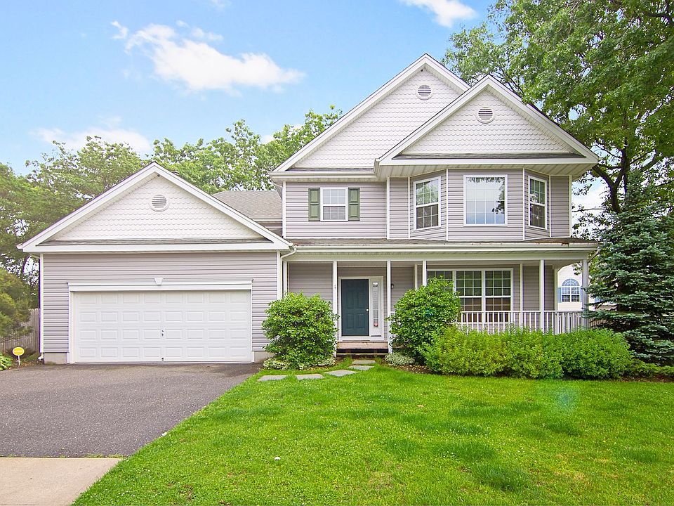 Front of Beautiful Colonial 