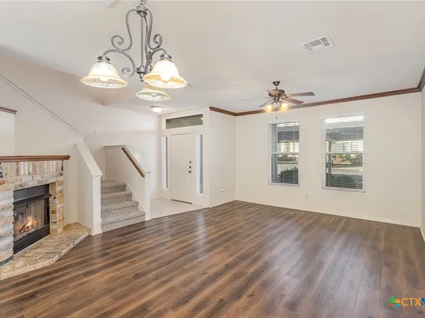 2215 Dry Creek Dr, Round Rock, TX 78681