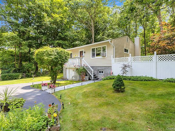 3rd image of 577 Wood Road