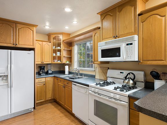 Main house - Kitchen