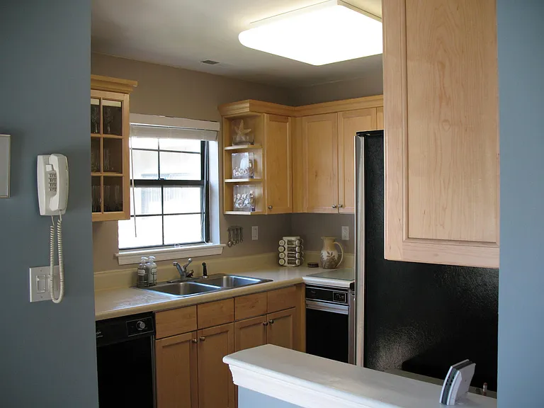 415 Harbour Point #304 — Photo 9