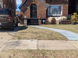 19205 Woodingham Dr, Detroit, MI 48221