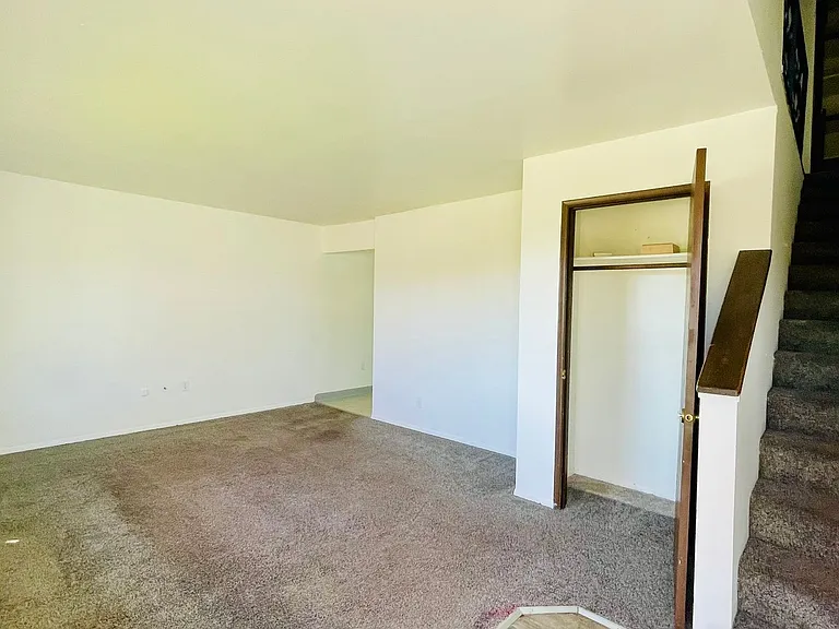 1113 Larch St — Photo 6