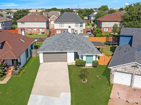 3133 Twisted Vine Ln, Grand Prairie, TX 75052