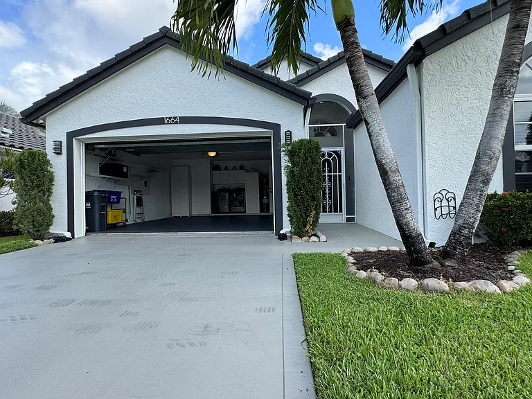 1664 Oak Berry Cir — Photo 5
