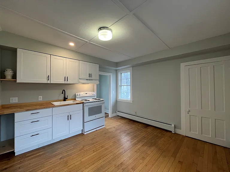 32 Mahaiwe St #2B — Photo 1