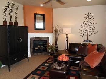 3rd image of 687 W Kingley Dr