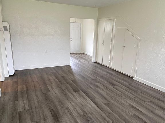 3rd image of 288 Ash Ave