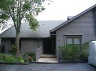 86 Raquet Club Villas Dr, Sapphire, NC 28774
