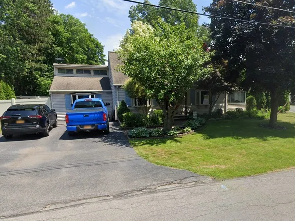 103 Circle Rd, North Syracuse, NY 13212