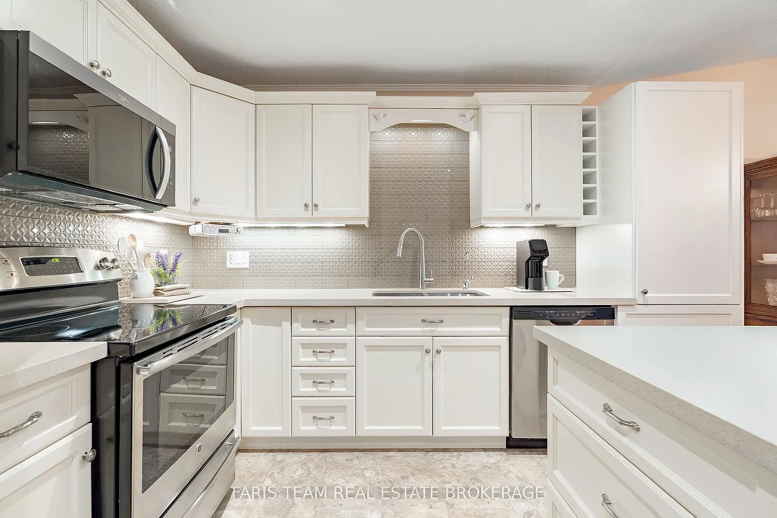 189 Greenway Dr photo 1