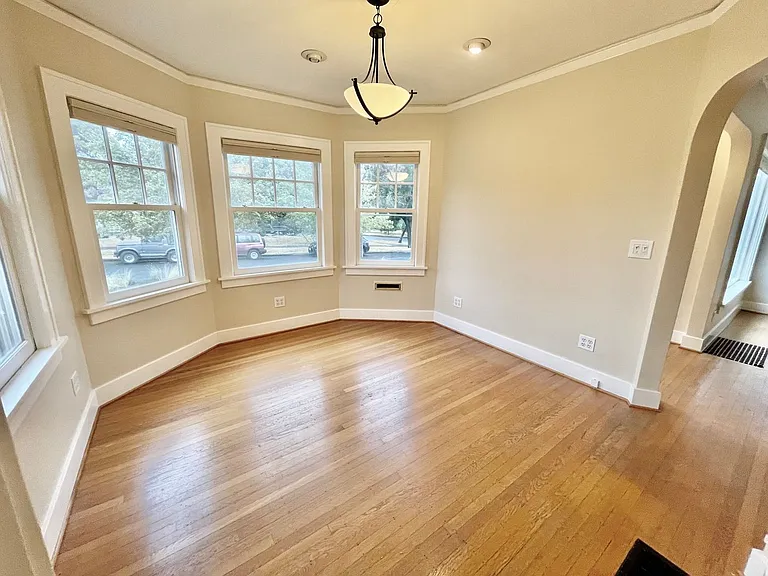 6976 NE Stanton St — Photo 9