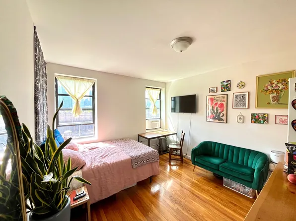 299 Adelphi Street image 1 of 7