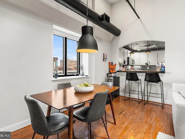 205 N 4th St #11-F5 — Photo 11