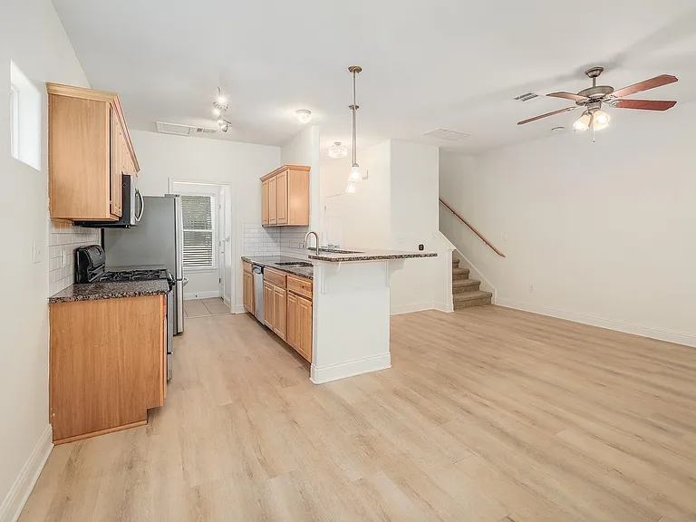 4803 Pecan Springs Rd #B — Photo 8