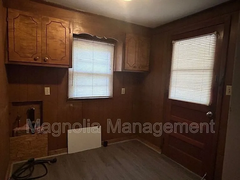 930 Buckhorn St — Photo 6