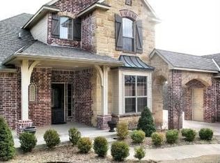 2350 E Coffee Creek Rd, Edmond, OK 73034