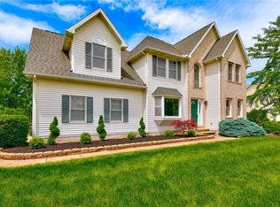 687 Memory Ln, Brunswick, OH 44212