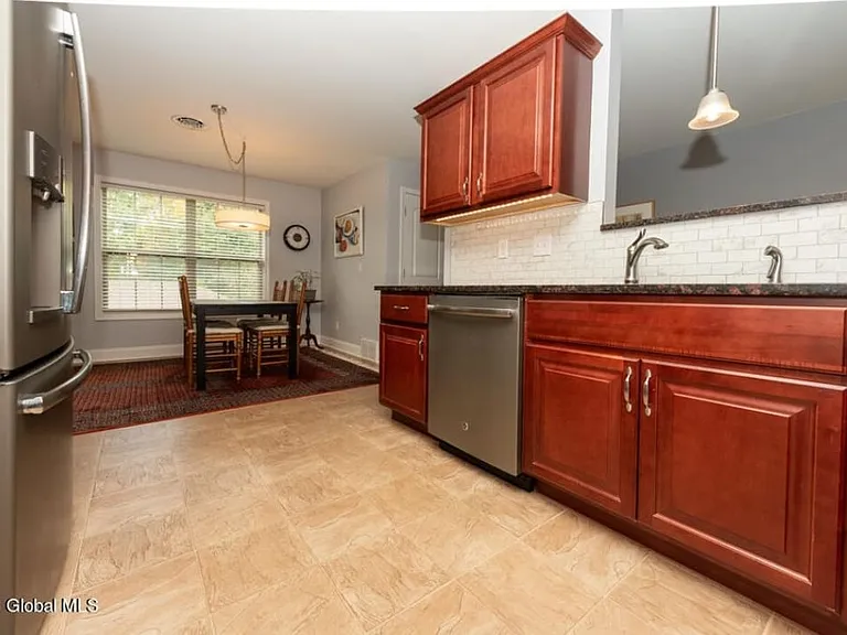 48 Kendall Dr #48 — Photo 5