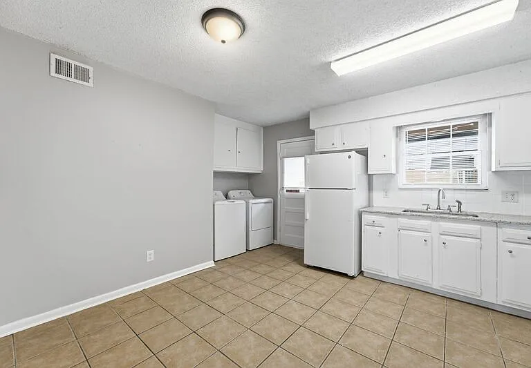 742 N 6th St — Photo 3
