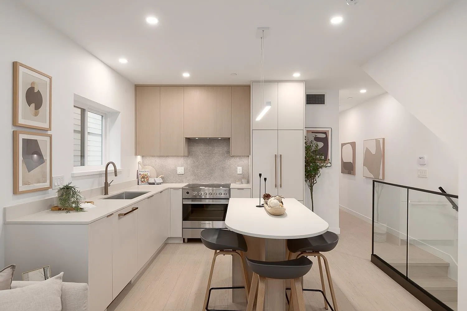 2339 E 34th Ave #208 photo 1