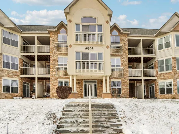 6995 S Riverwood BOULEVARD #A05, Franklin, WI 53132