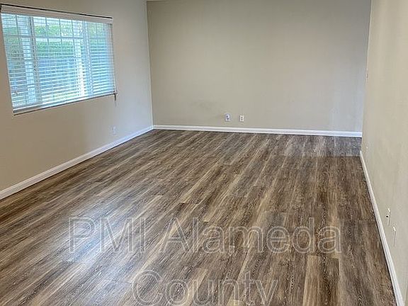 5th image of 7687 Canterbury Ln