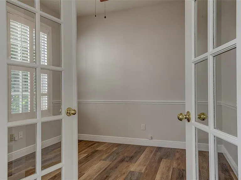 10704 Sierra Vista Pl — Photo 15
