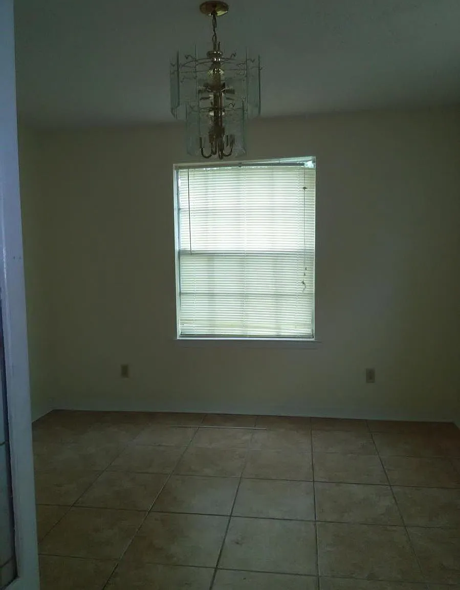 3 bed, 1350 sqft, $1,600 — Photo 2