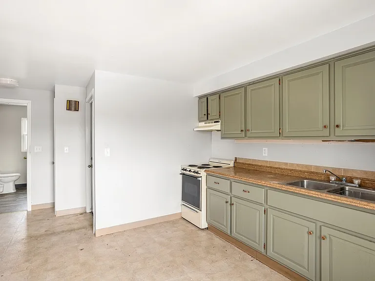 917 Byrd Ave — Photo 3