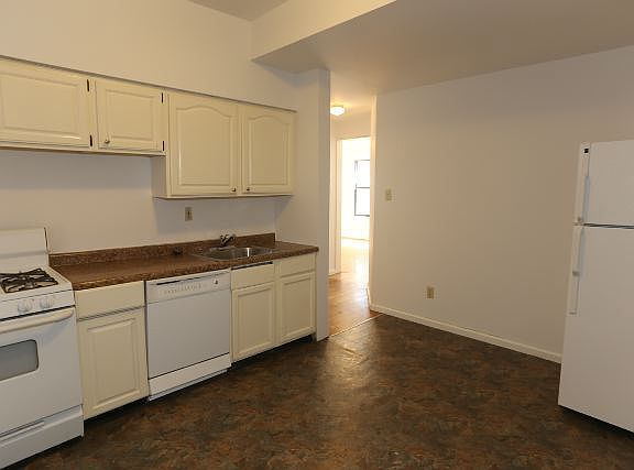 5th image of 3956 N Janssen Ave APT 1S