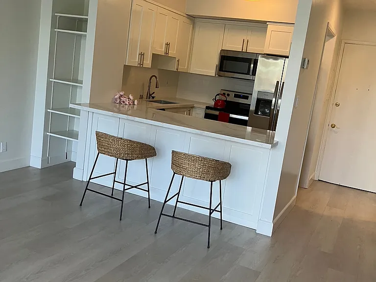 969 Hilgard Ave #409 — Photo 9