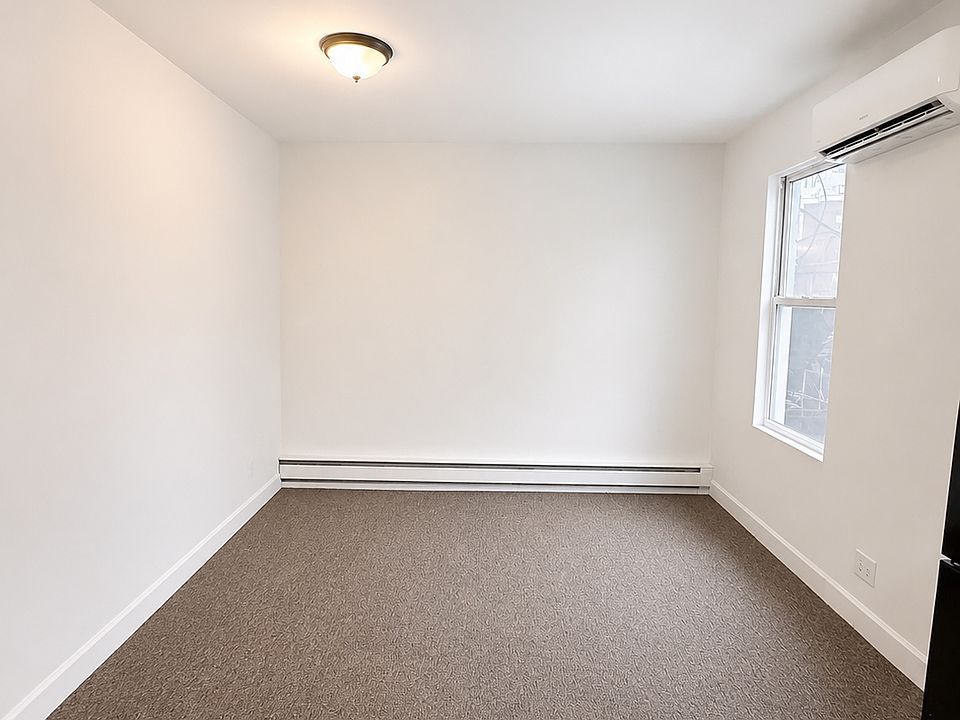 1st image of 837 Jennings St Floor 2