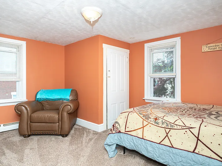 440 Pine St — Photo 17