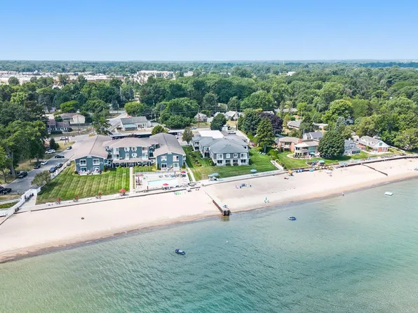 4510 Lakeshore Rd APT 103, Fort Gratiot, MI 48059