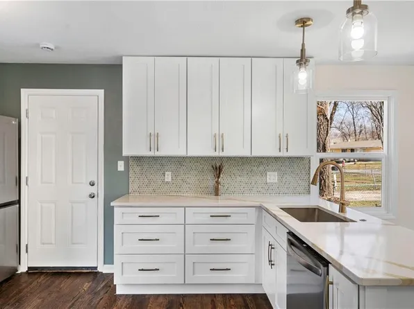 7500 E 49th St, Kansas City, MO 64129