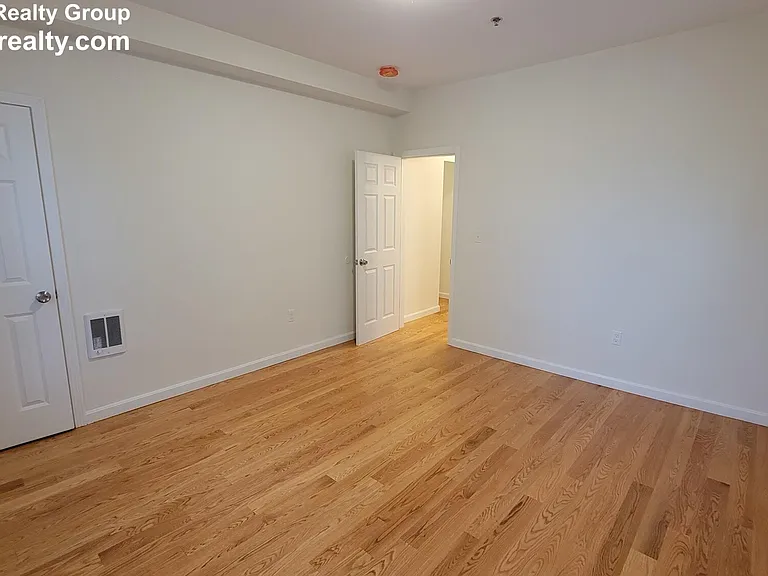 920 Hyde Park Ave #1 — Photo 14