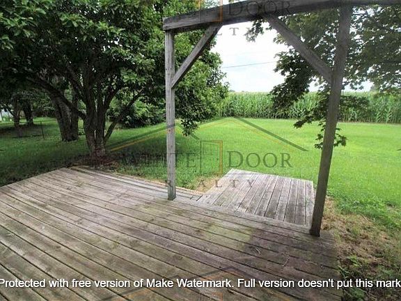 5th image of 300 Vicksburg Ln