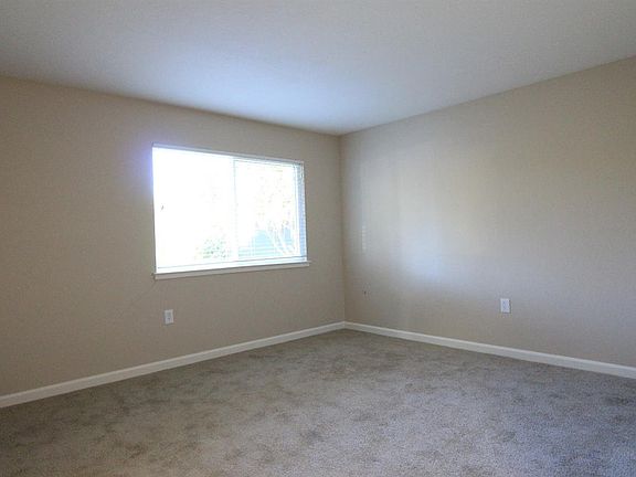 5th image of 162 Olympic Cir