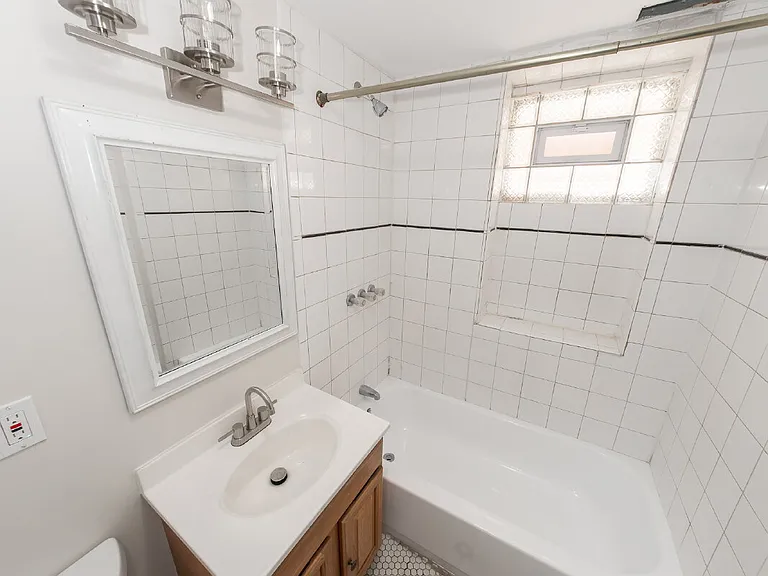 3233 W Berteau Ave — Photo 21