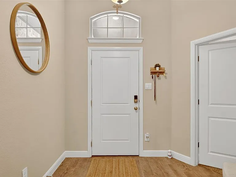 15536 Halstead Ln — Photo 24